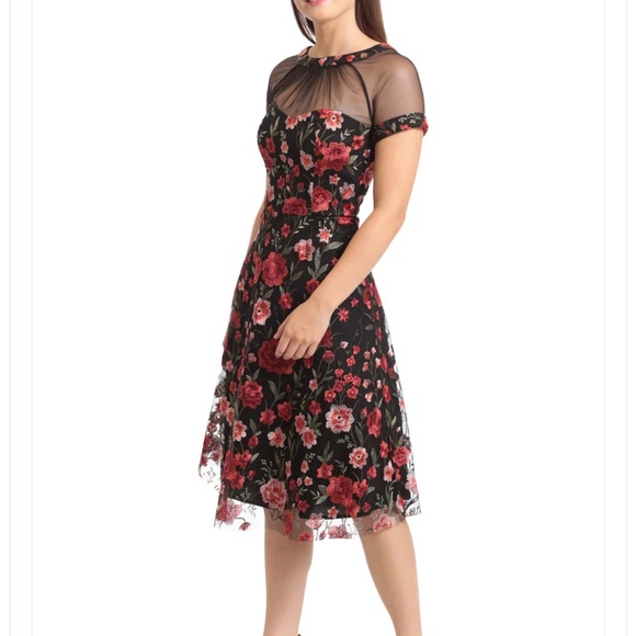 Maggy London Isabel Embroidered Illusion - Picture 3 of 4